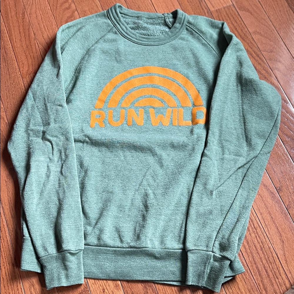 Green 'Run Wild' Graphic Crewneck Sweatshirt